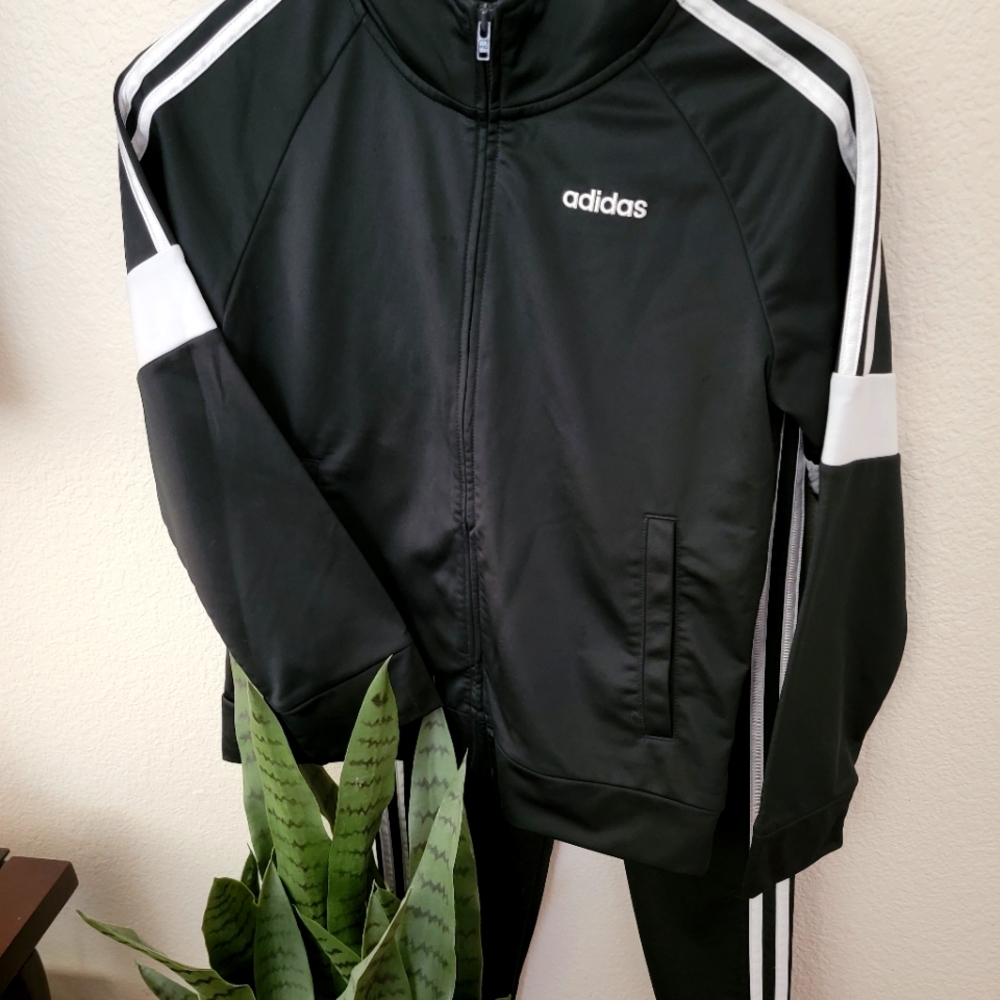 Adidas Track Set sz M Youth